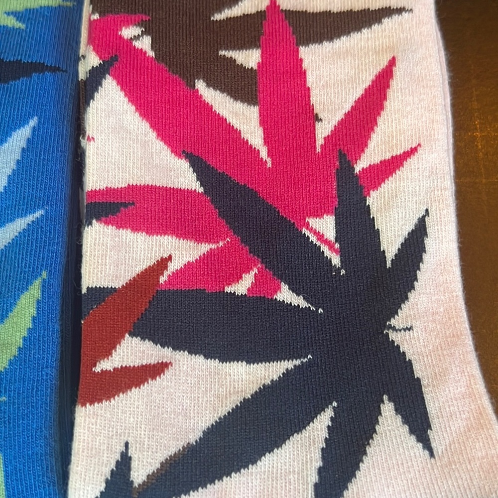 HOTSOX White Label leaf print socks-NWT